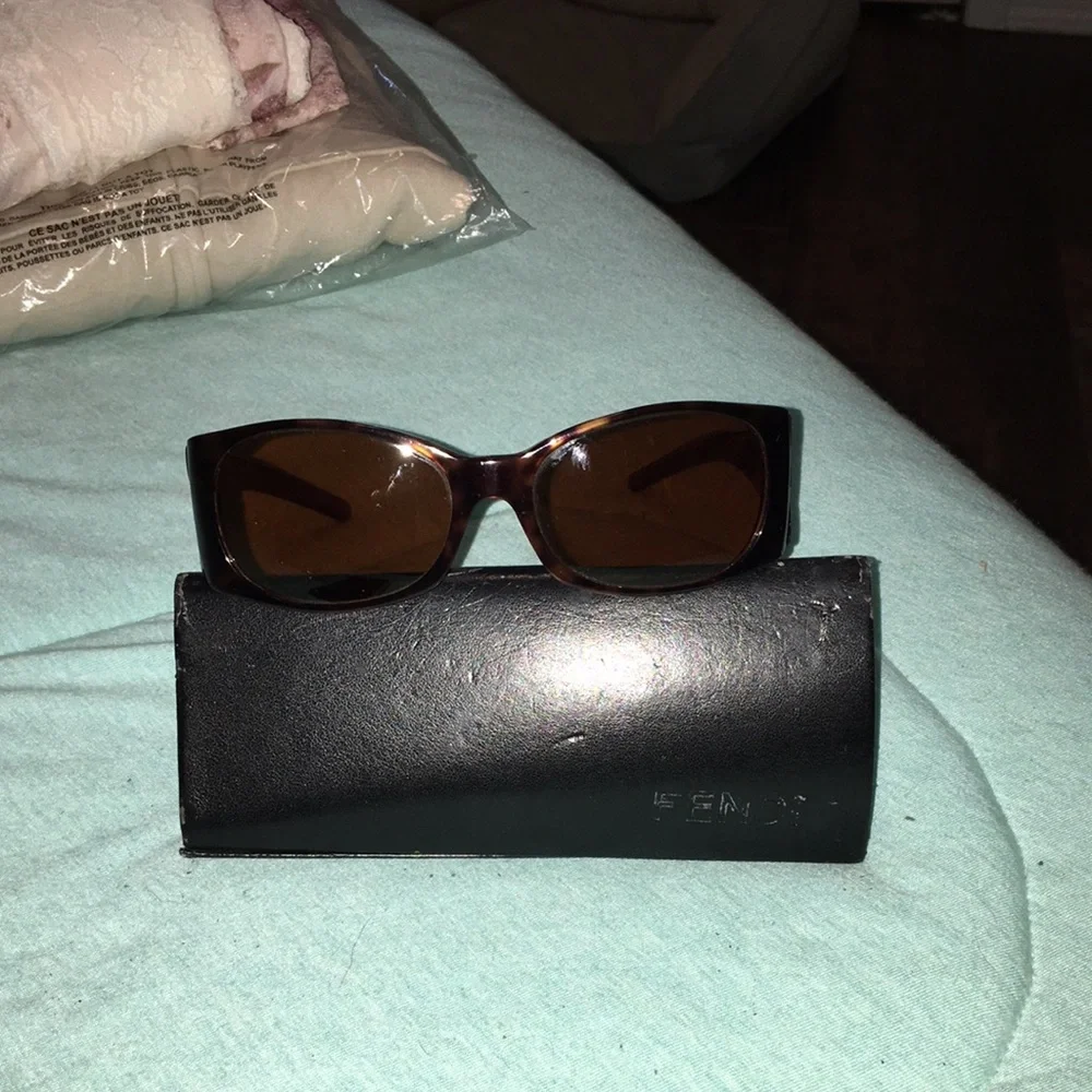 Fendi Sunglasses - Picture 6 of 6